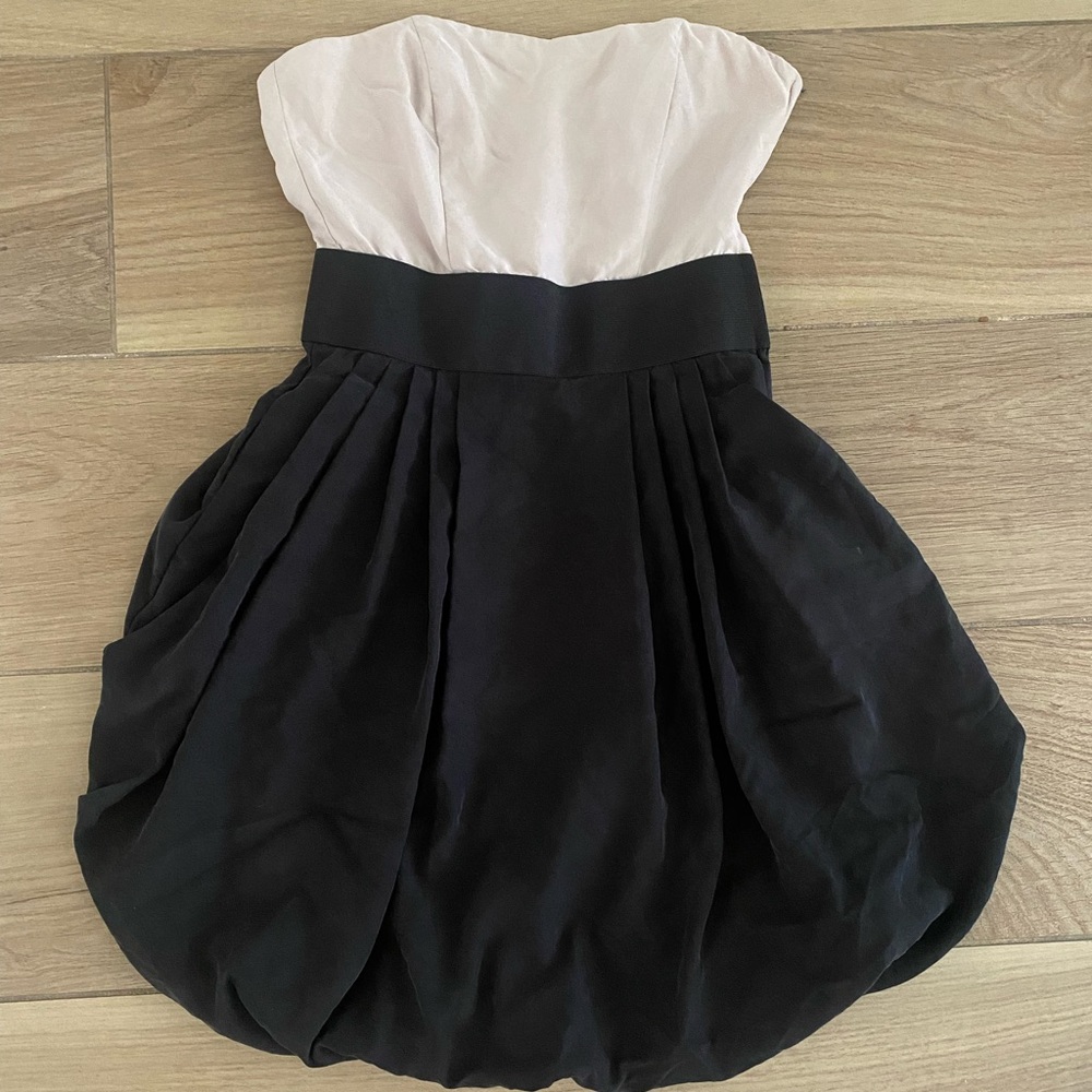 H&M Beige Black color block bubble mini dress